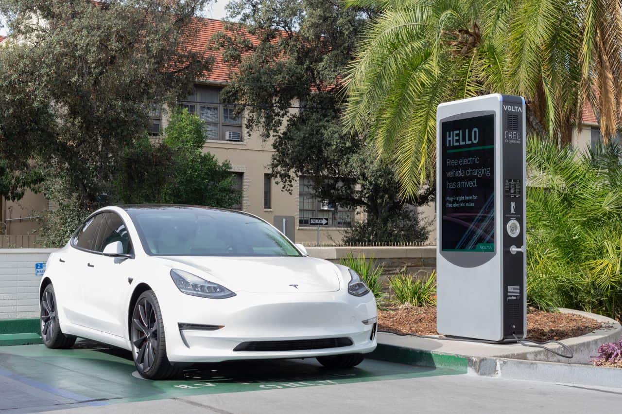 Cover Image for Tesla: Batteriewechsel keine Option; Gerüchte aus China dementiert
