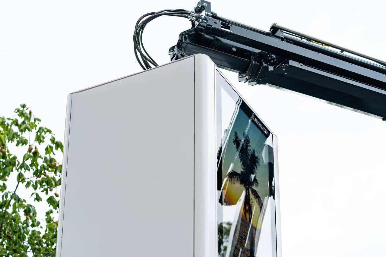 Cover Image for Jolts mobile 320 kW-Schnellladesäule kommt in Großstädte