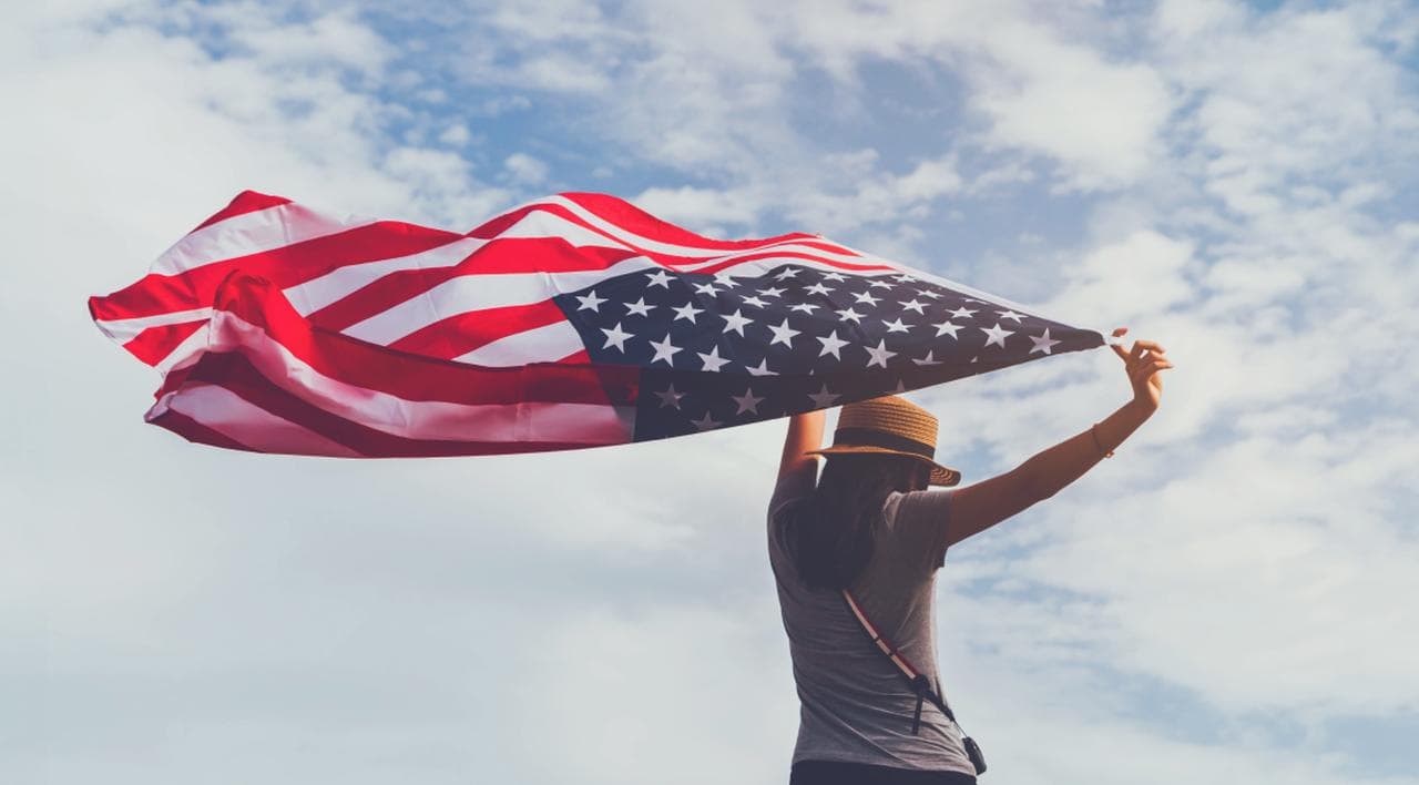 Cover Image for Sanierungsplan der US-Regierung sieht 174 Milliarden Dollar für E-Mobilität vor