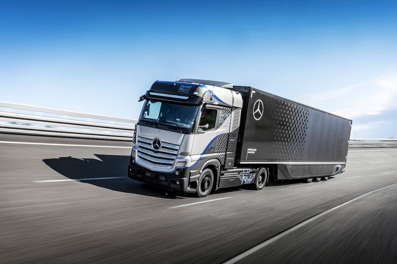 Cover Image for Daimler startet intensive Tests mit Brennstoffzellen-Lkw