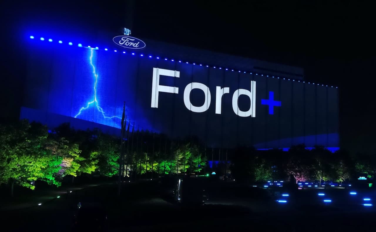 Cover Image for 8 Milliarden Dollar mehr: Ford erhöht Investitionen in Elektromobilität deutlich