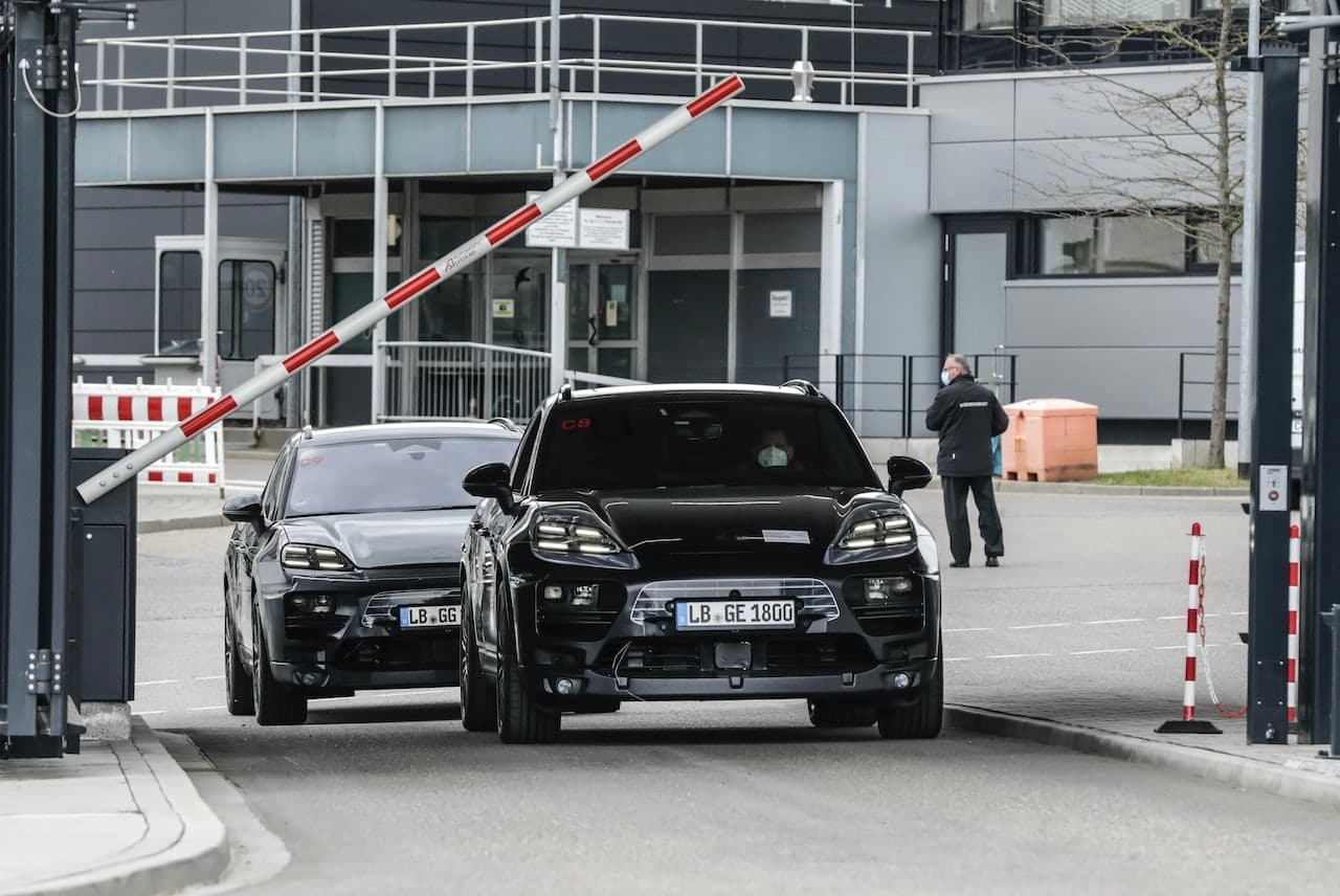 Cover Image for Porsche schiebt E-Macan auf 2024