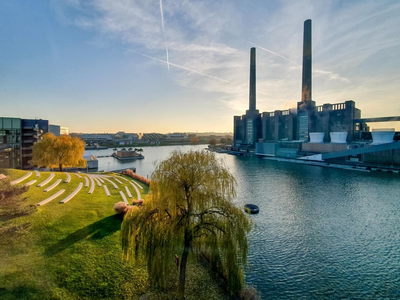 Cover Image for Wolfsburg und Salzgitter neue Spitzenreiter im VDA-Ladenetz-Ranking