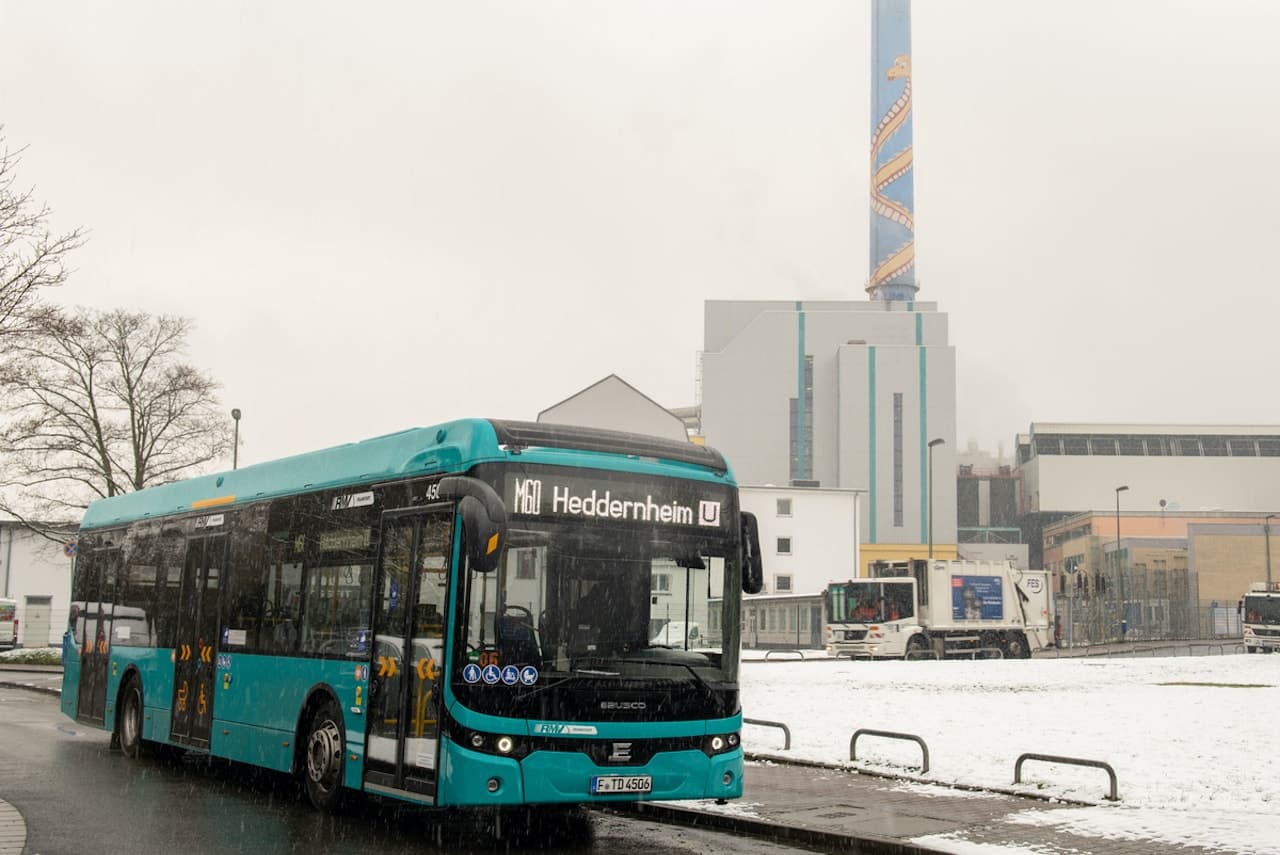 Elektrobusse in Frankfurt fahren mit Strom aus der Müllverbrennungsanlage