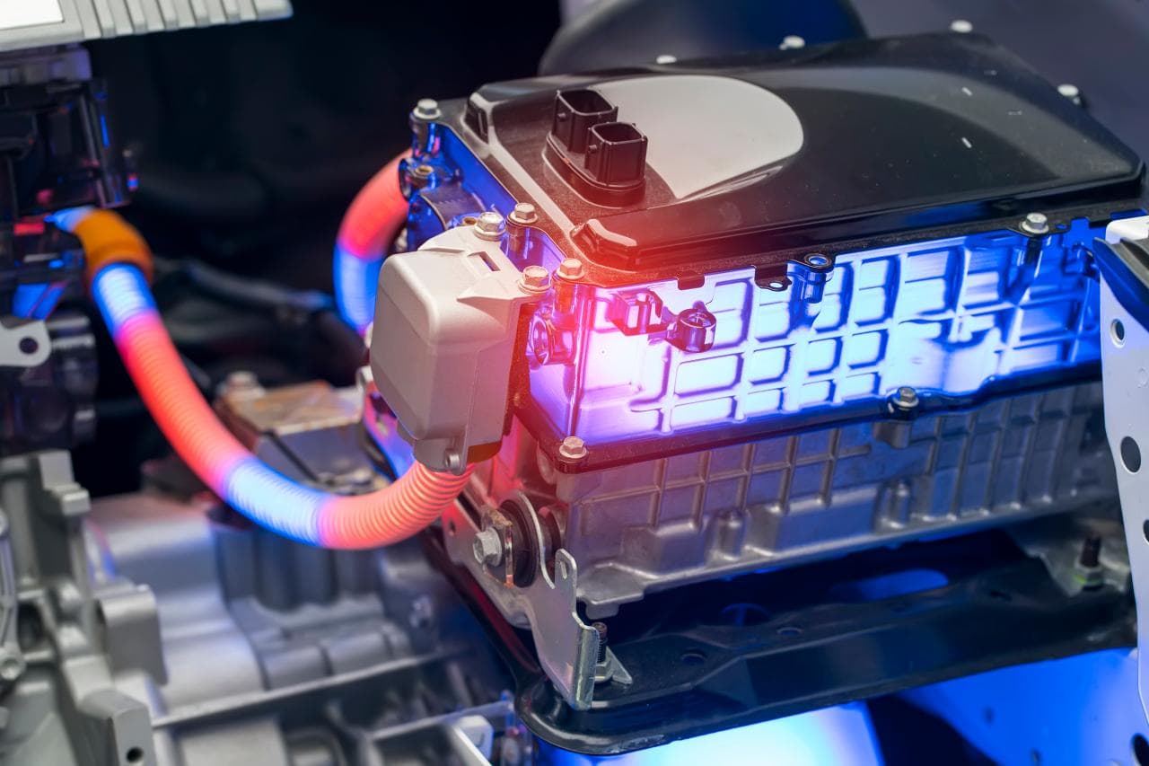 Hochreines Aluminiumoxid auf der Anode soll E-Auto-Batterien deutlich verbessern