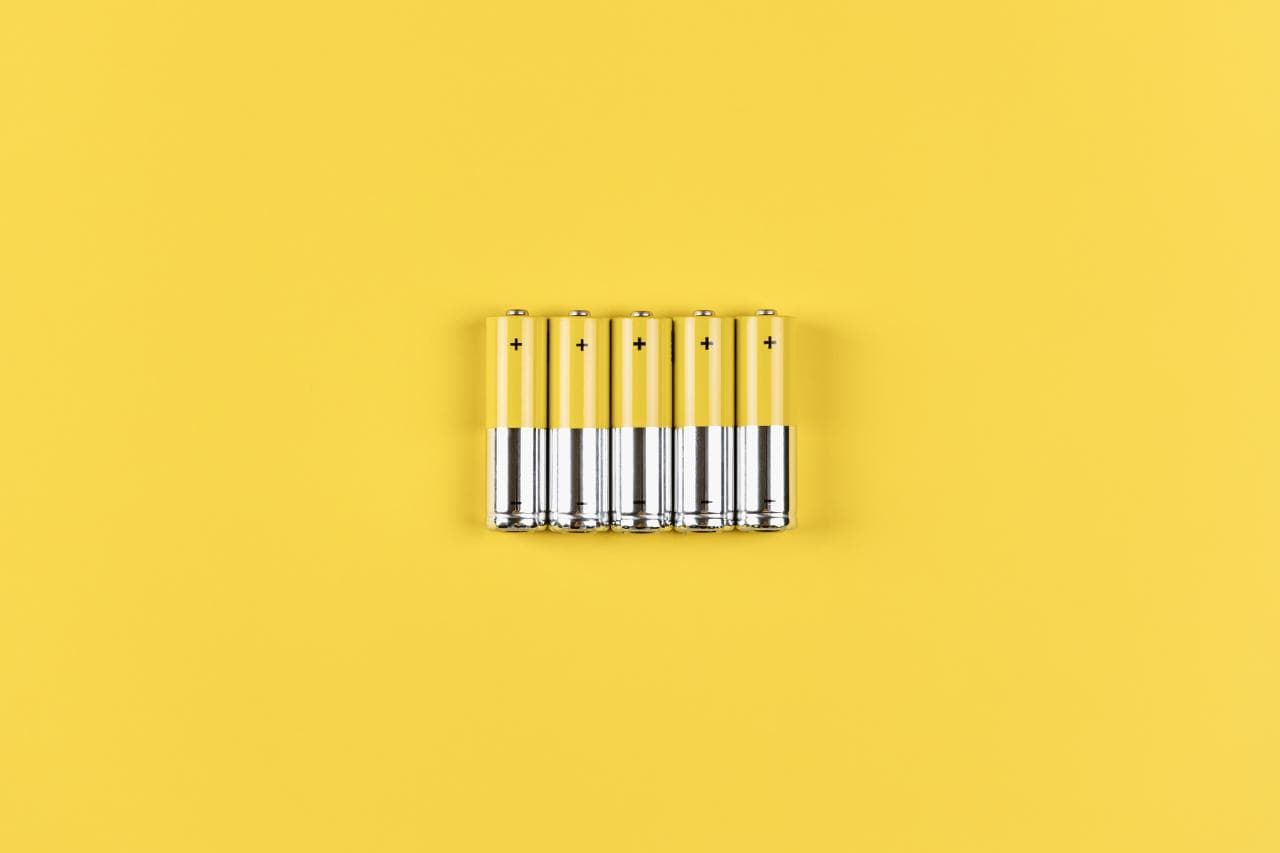 Cover Image for Winzige Schmelzschicht soll Feststoff-Akkus helfen