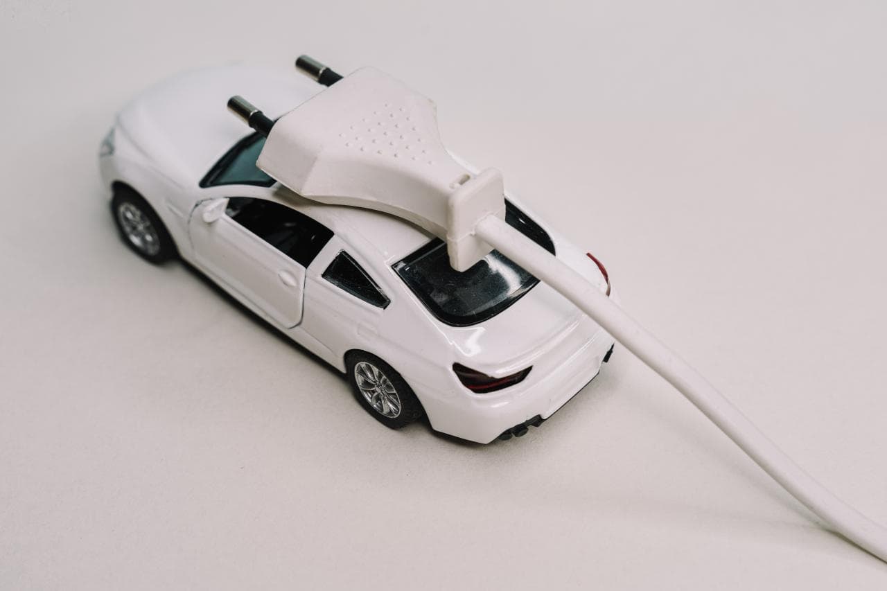 Europa: PHEV haben weiterhin die Nase vorn; E-Autos holen auf. Schnell…