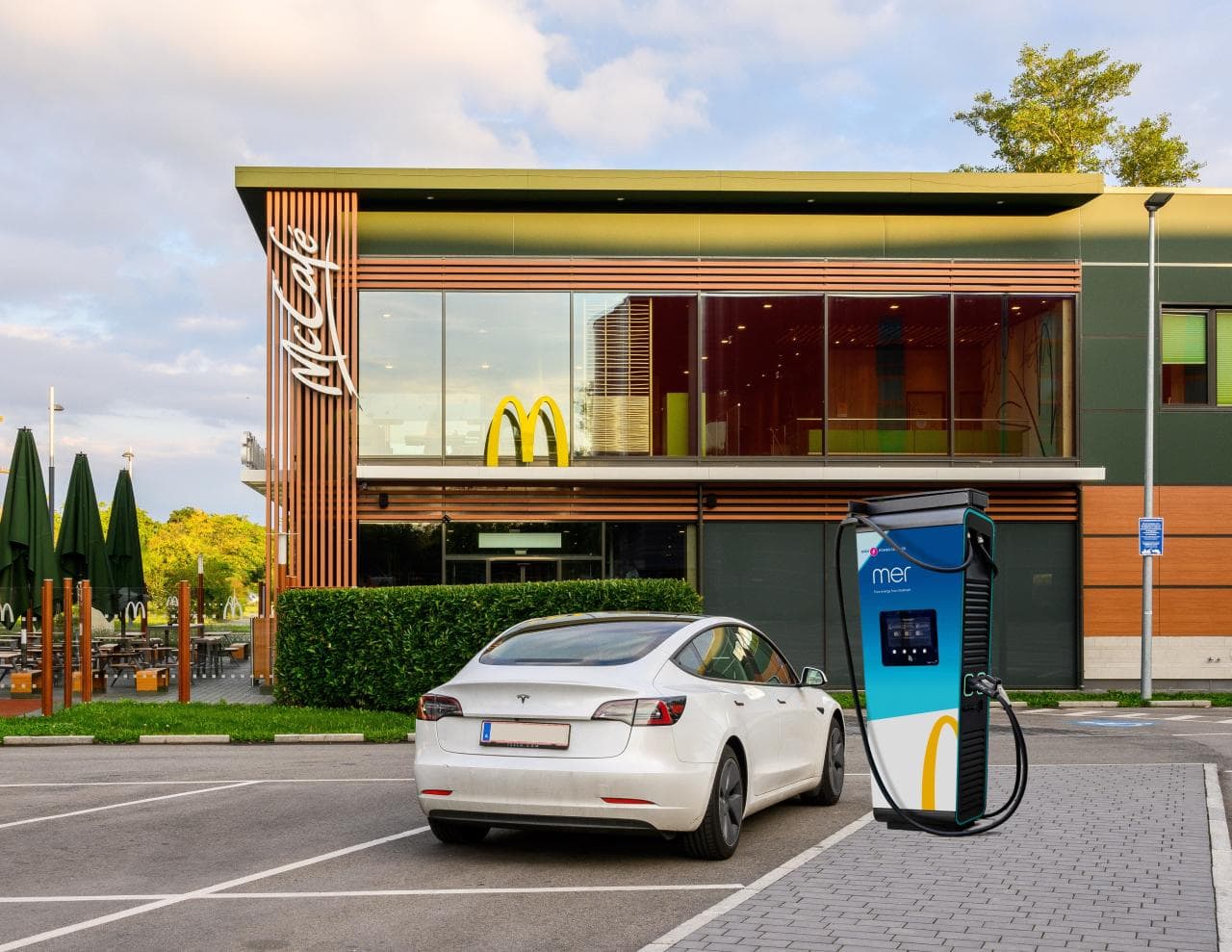 Cover Image for McDonald’s Österreich startet Ladesäulen-Offensive