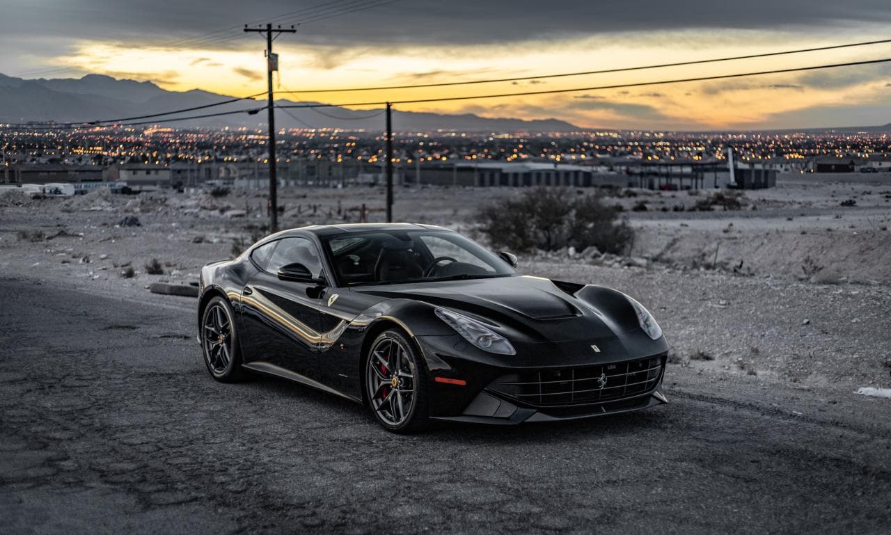 Cover Image for Ferrari-Chef hat keine Angst vor der elektrischen Zukunft – sieht große Chance