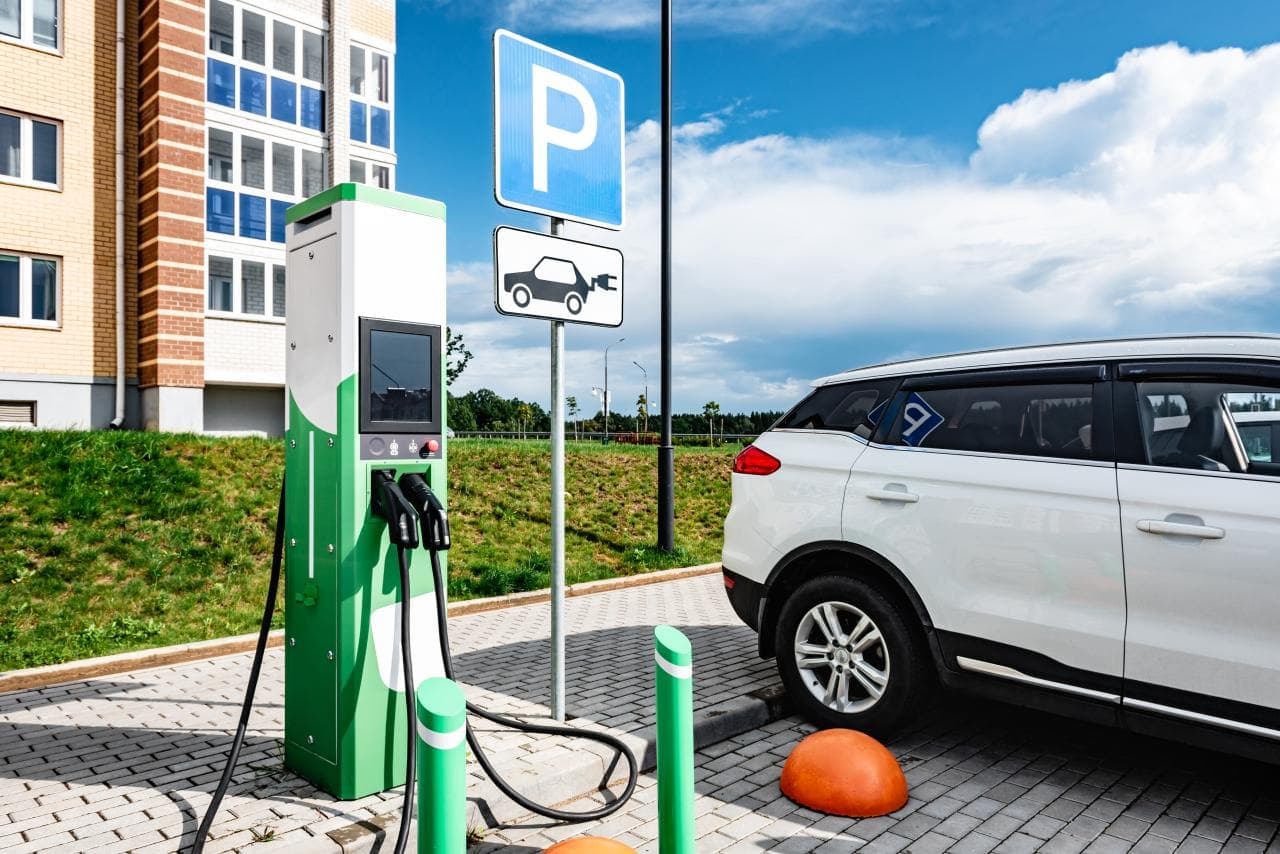 Cover Image for VDA-Chefin: EU muss Länder zum Ladenetz-Ausbau verpflichten