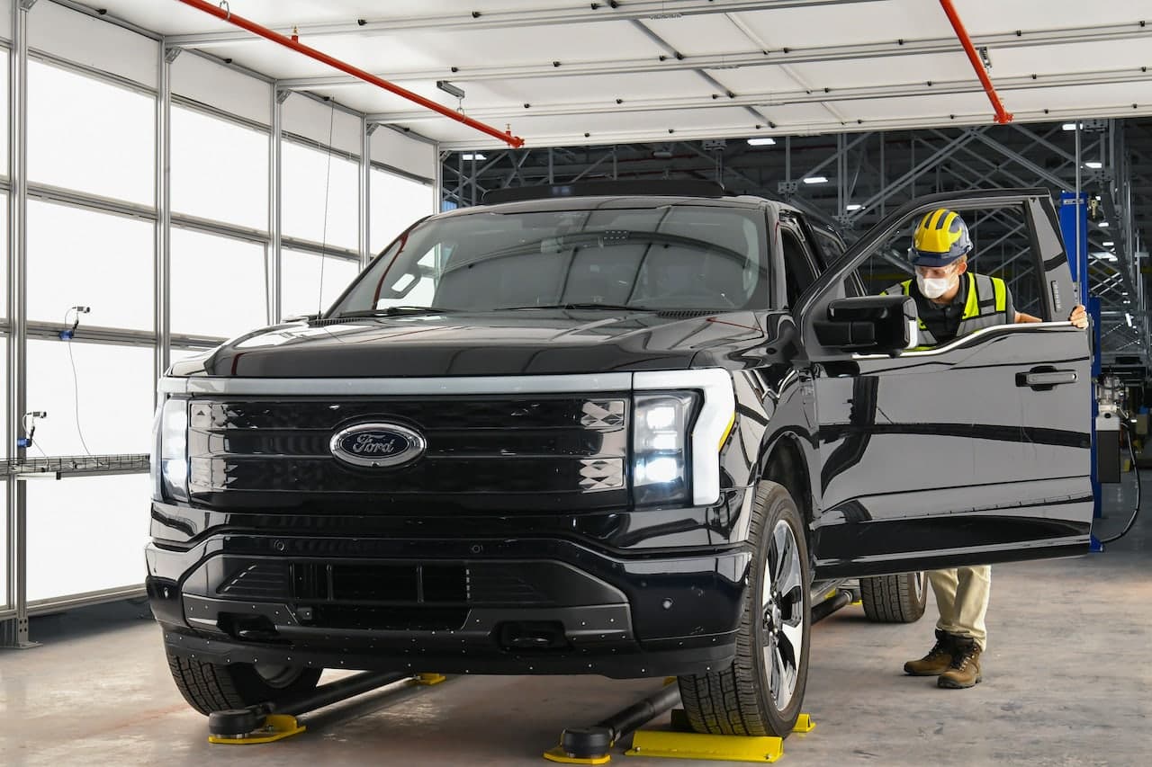 Cover Image for Ford schafft 450 weitere Arbeitsplätze für die Massenproduktion des F-150 Elektro-Pick-up
