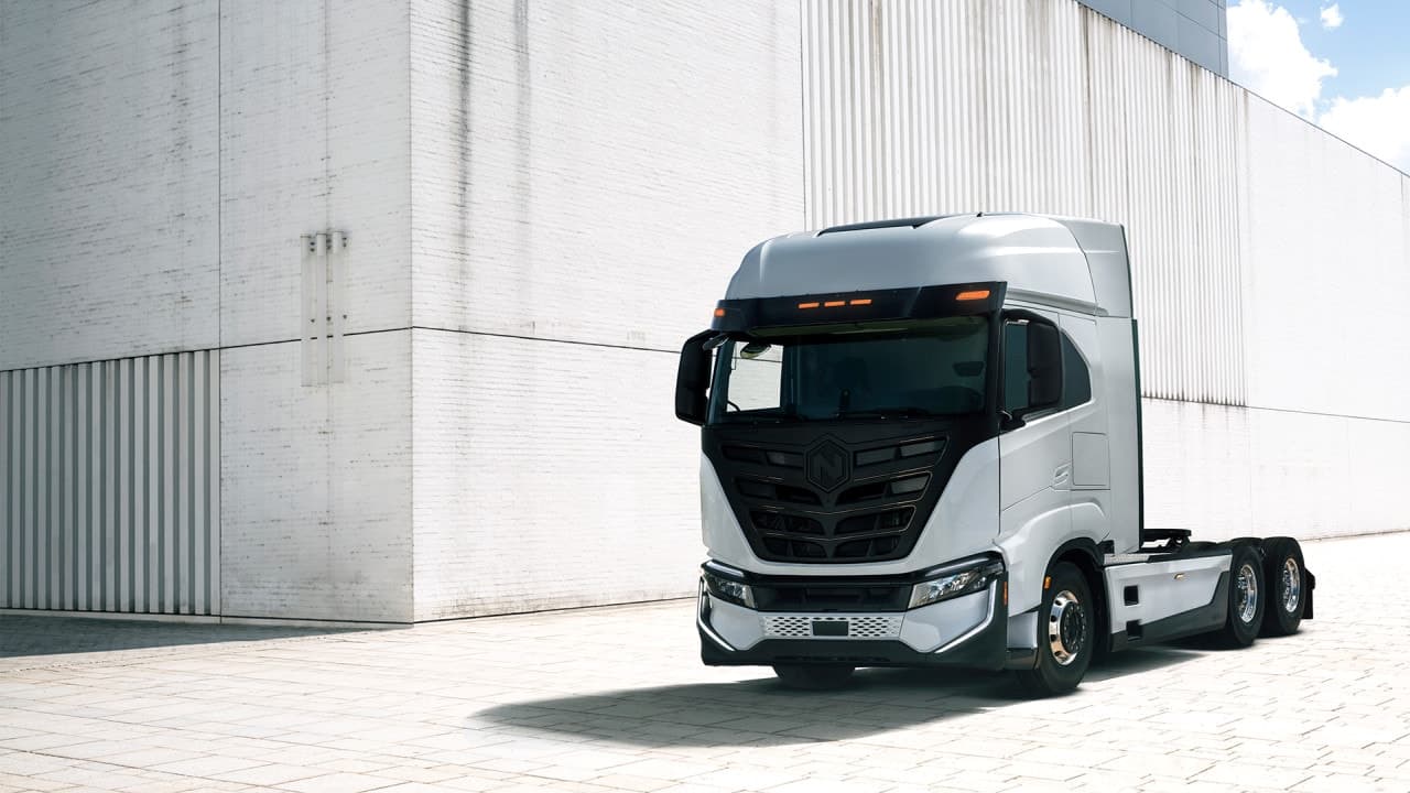 Cover Image for Hamburger Hafen will kommendes Jahr 25 Nikola Tre E-LKW einflotten
