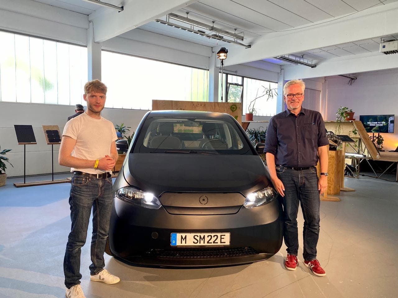 Cover Image for Sono Motors: Sein Auto mit dem Nachbarn teilen