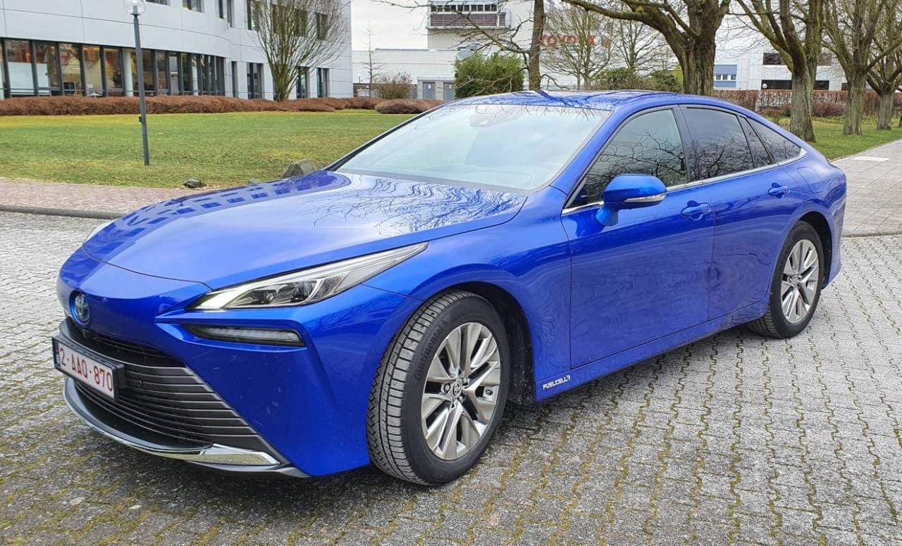 Cover Image for H2-Offensive: Dampf im Brennraum bei MAHLE und Toyota