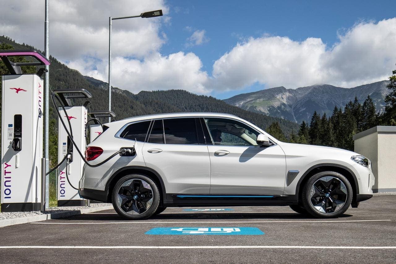 Cover Image for Schnellladenetzwerk Ionity: 0,35 Euro pro kWh – aber nur im Abo