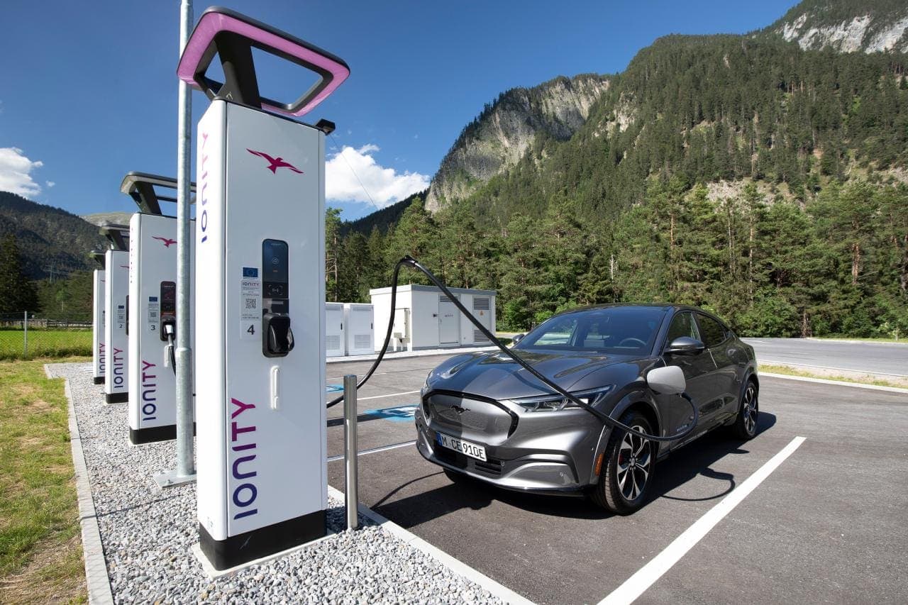 Cover Image for IONITY setzt europaweit auf Plug & Charge-Funktion