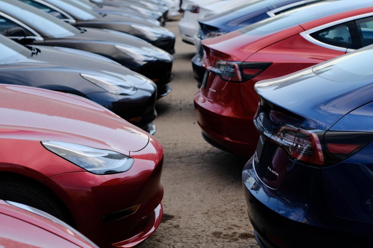 Cover Image for Tesla gesteht Serviceprobleme ein und gelobt Besserung