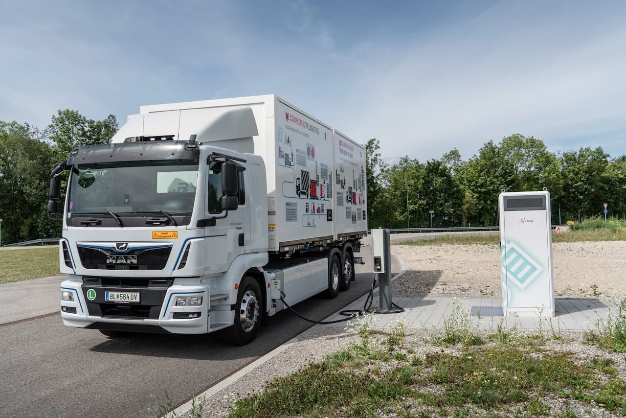 Cover Image for Neue Studie untermauert: Batterie-elektrische Lkw sind die Zukunft