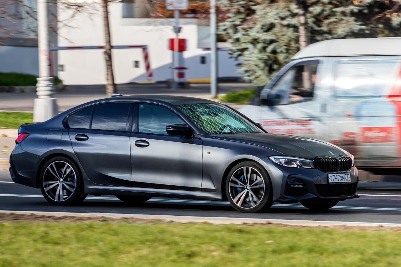 Cover Image for Gerüchte: BMW arbeitet an dreimotorigem i5 M und i7 mit 750 PS