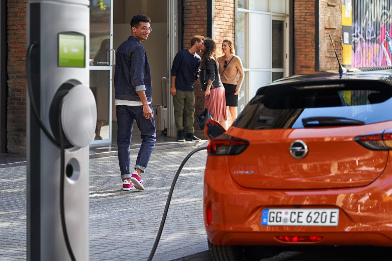 Cover Image for Opel: E-Modelle auf alle Ladeoptionen vorbereitet