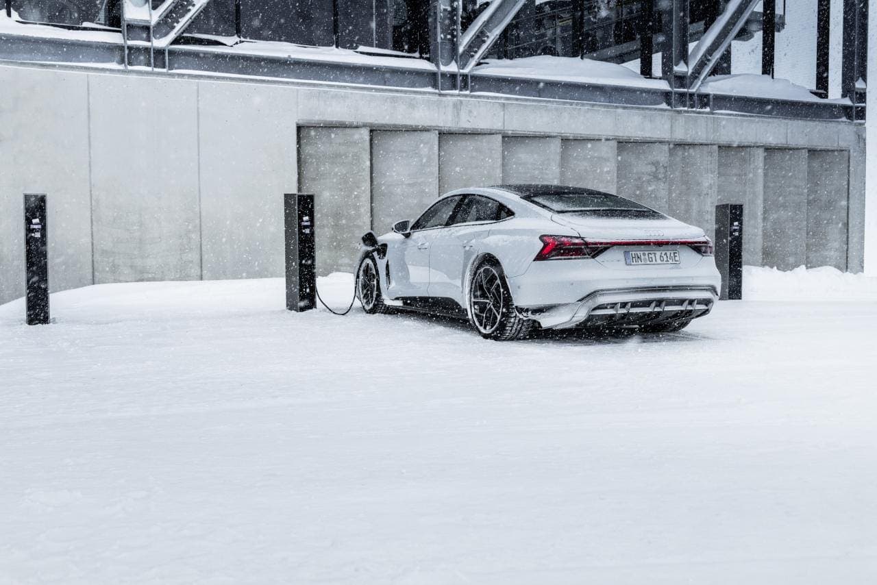 Cover Image for Audi: Milliarden für Ausbau der E-Mobilität