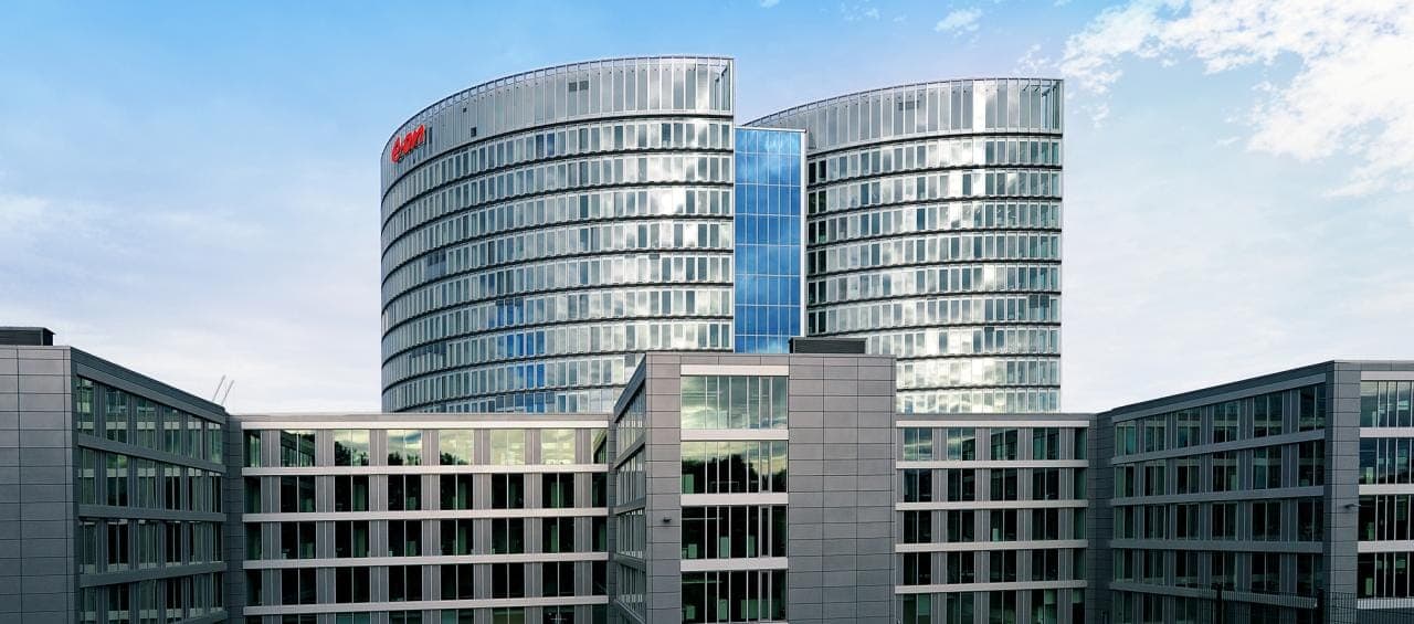 E.ON Chef Thon baut Energiekonzern um