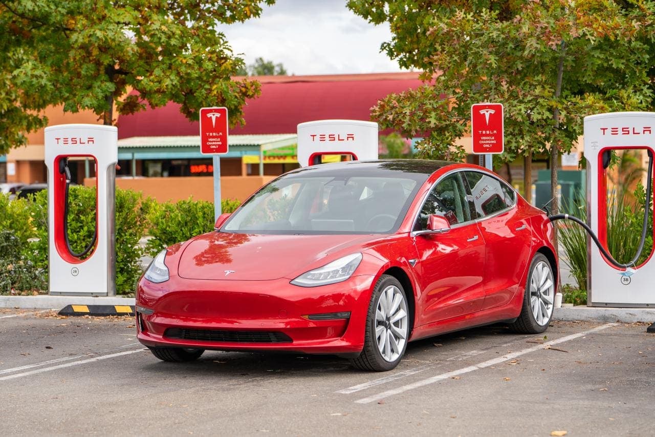 Cover Image for IG Metall: Tesla steht unter Beobachtung