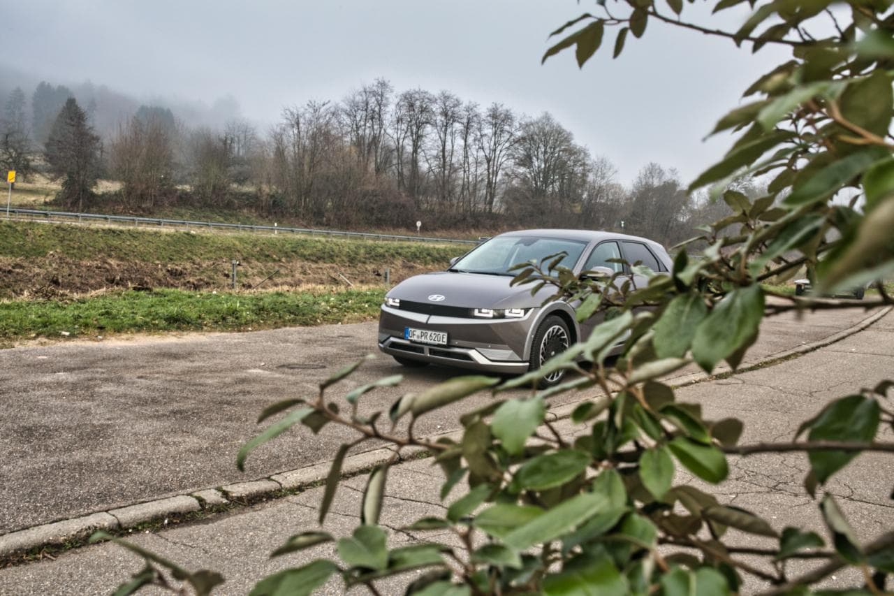 Cover Image for Niedrige Steuern auf Verbrenner bremsen Hochlauf der E-Mobilität
