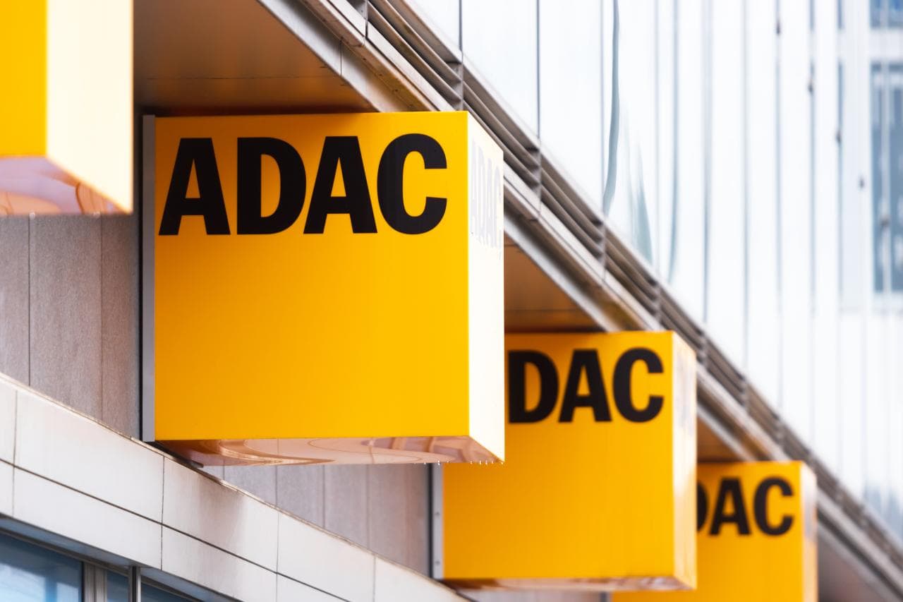 Cover Image for ADAC: E-Auto-Prämie muss auch bei Engpass sicher sein