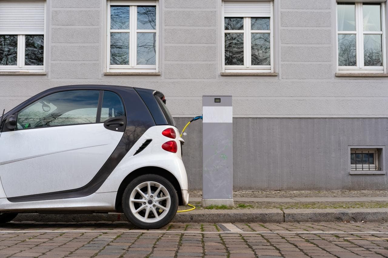 Cover Image for Hoher Wertverlust bei älteren E-Autos