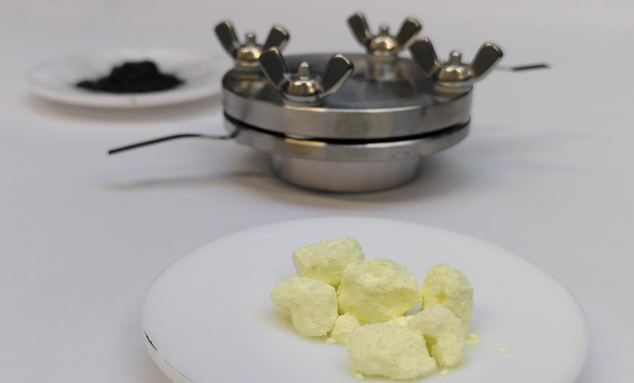 Cover Image for Lithium-Schwefel-Batterien (LSB) sollen Lithium-Ionen-Batterien ablösen