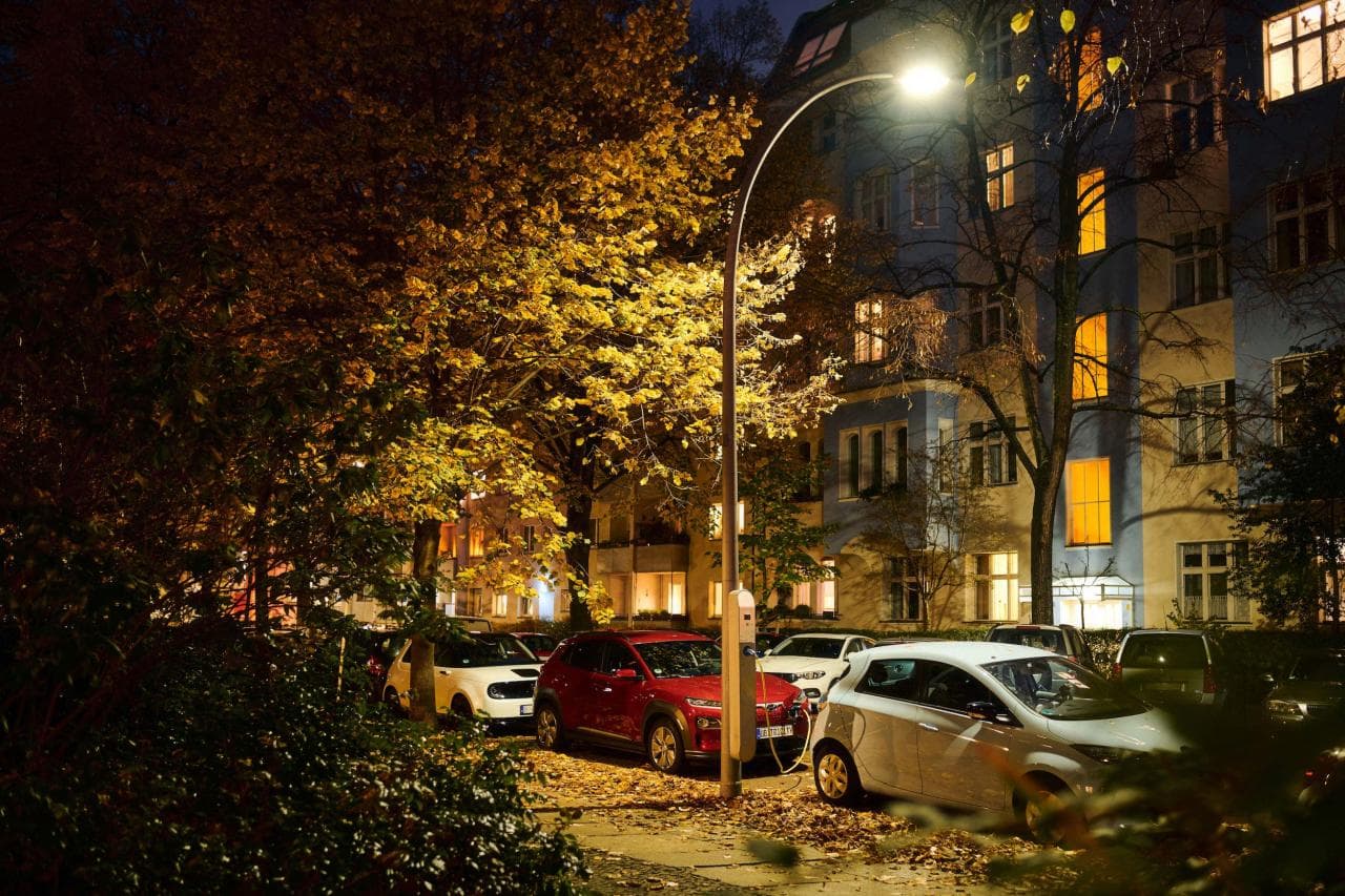 Cover Image for Berlin: ubitricity baut 200 Ladepunkte an Laternen