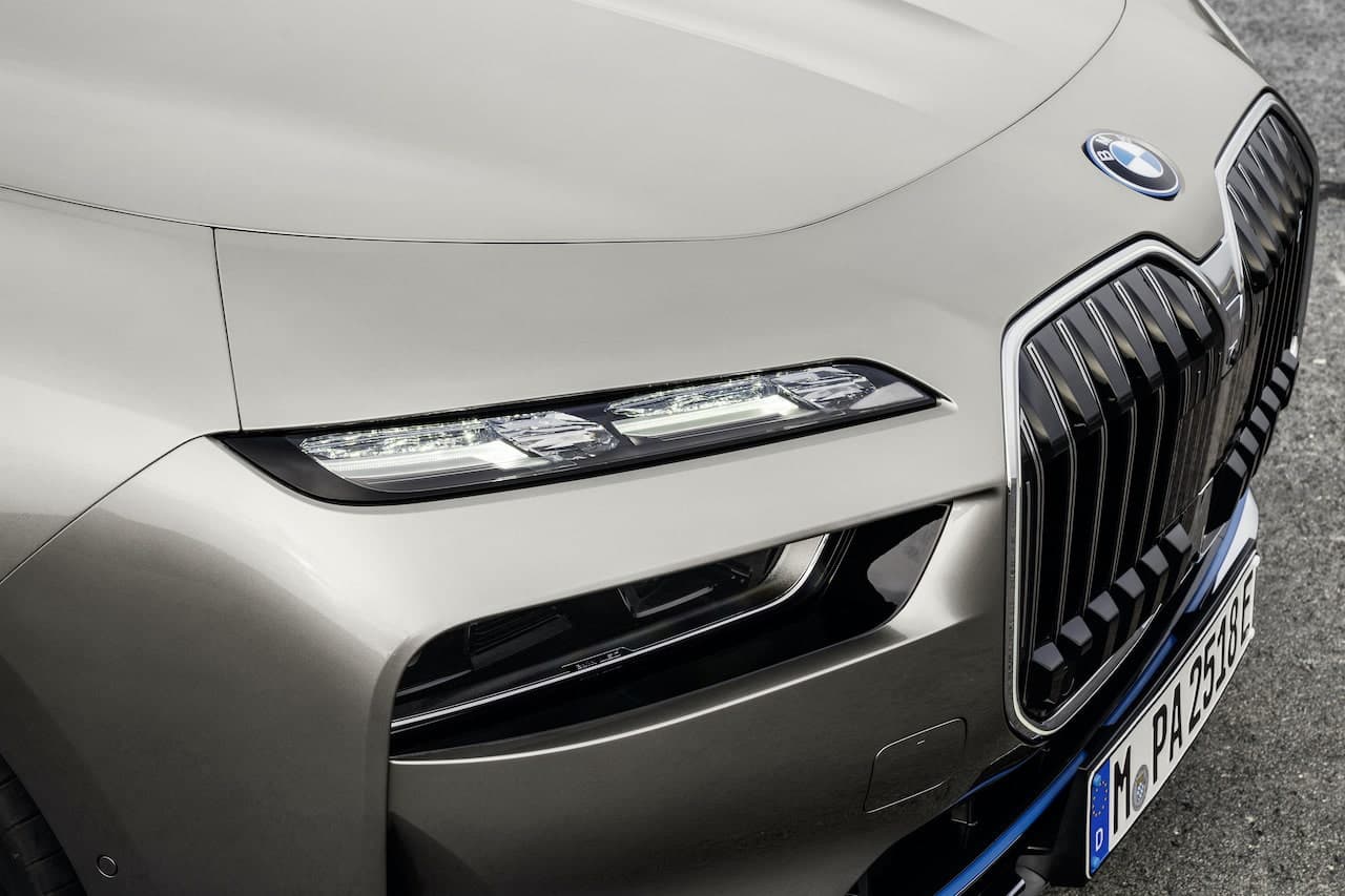 Cover Image for BMW stellt Elektro-Luxuslimousine i7 vor