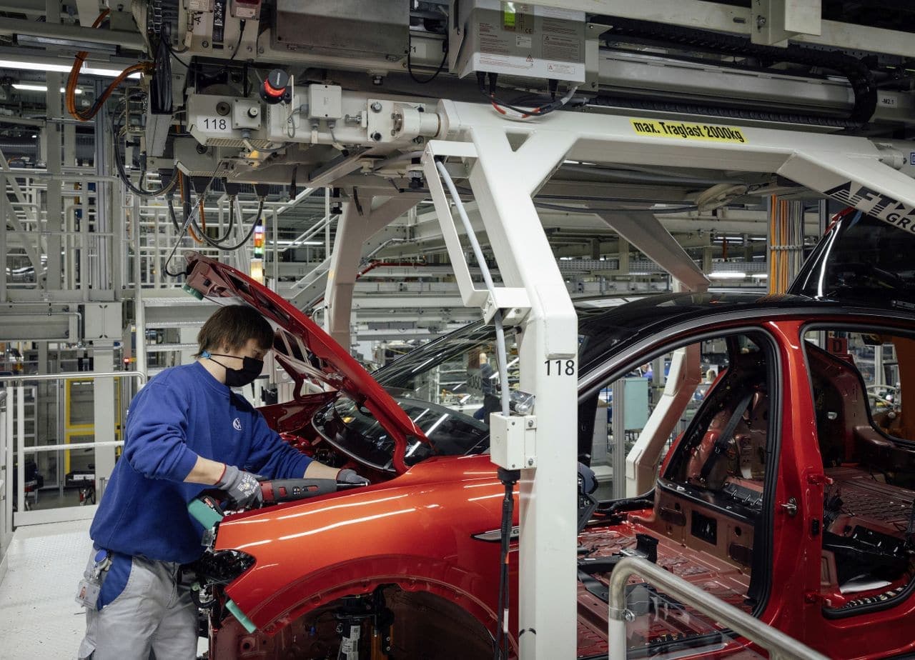 Cover Image for VW-Konzern baut Produktion neuer E-Motorenfamilie in Ungarn auf