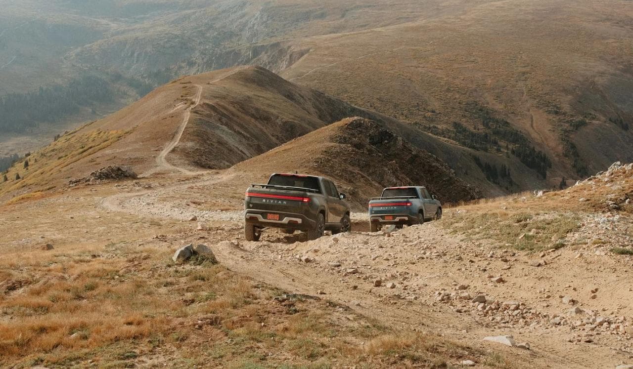 Cover Image for Rivian Adventure Network mit 200 kW-Schnelllader gestartet