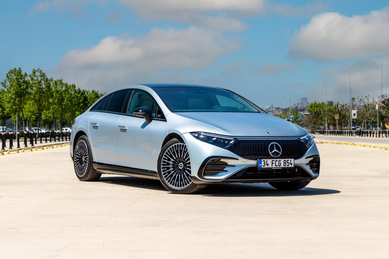 Cover Image for Wie Mercedes-Benz auf E-Autos umstellen und klimafreundlicher werden will