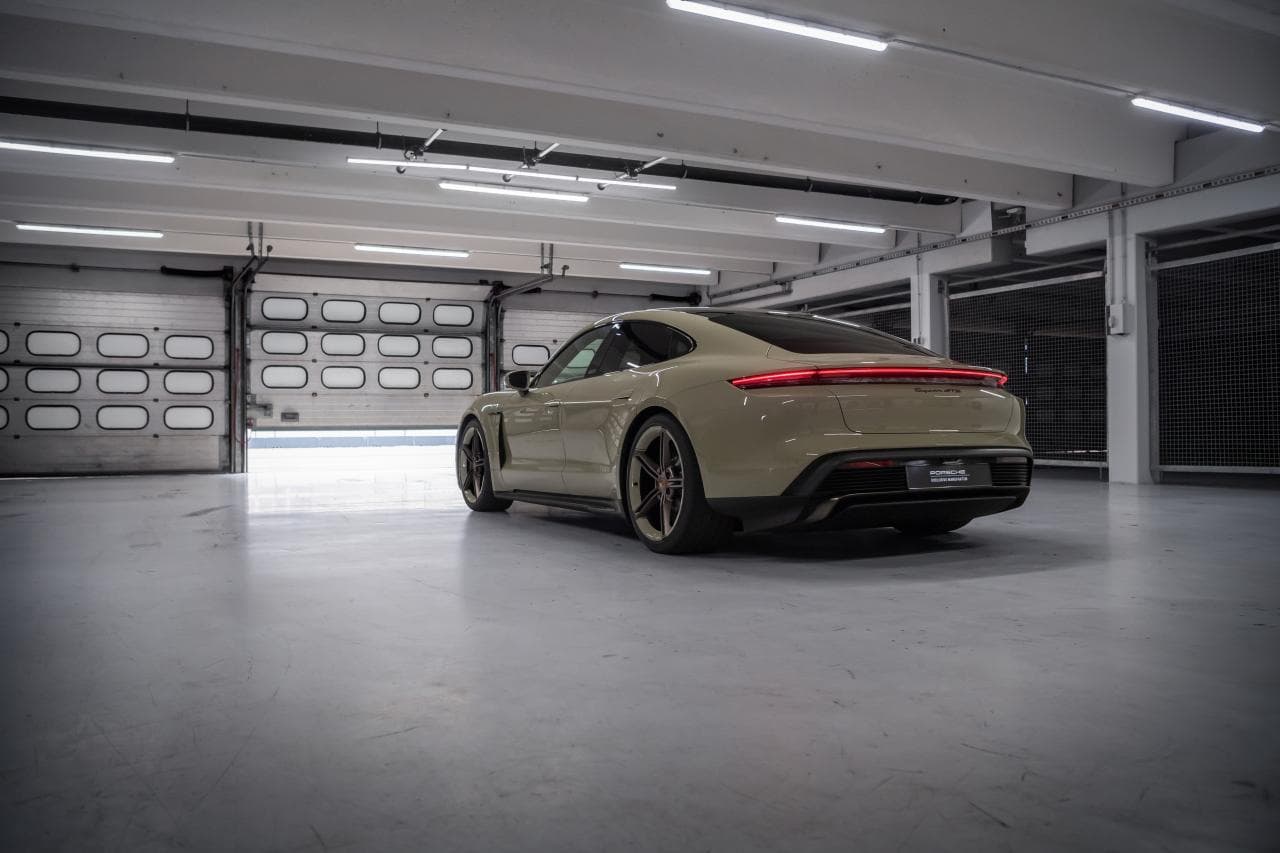 Cover Image for Warum Porsche auf das „Doppel-E: E-Mobilität und E-Fuels“ setzt