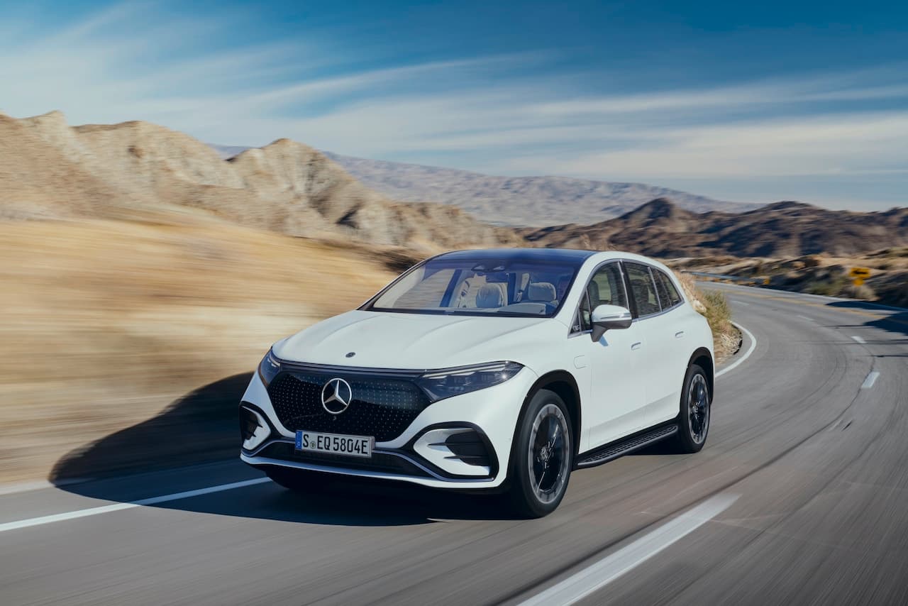 Cover Image for Mercedes preist rein elektrischen EQS SUV ab gut 111.000 Euro ein