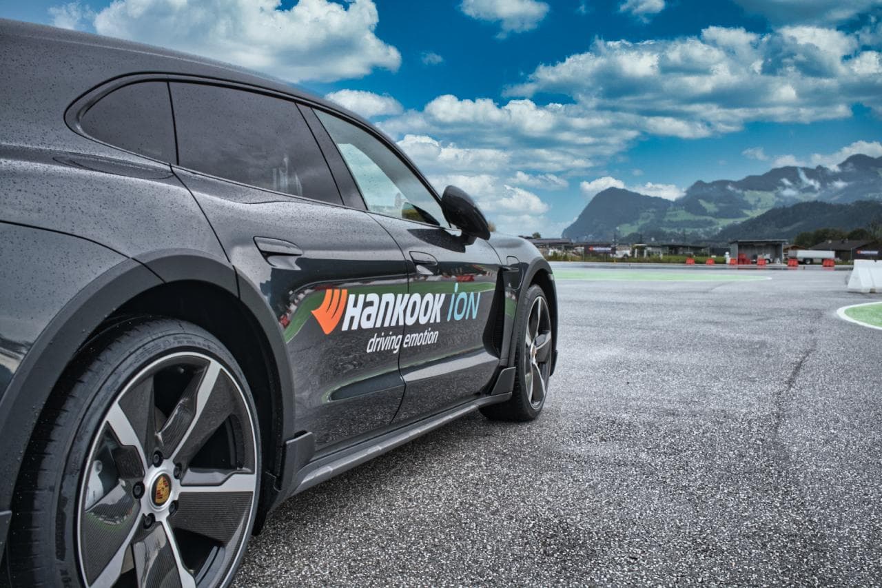 Cover Image for Hankook iON Experience: Auf der Reise zum „perfekten“ E-Auto-Reifen