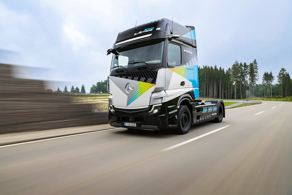 Hegelmann bestellt 50 Mercedes-Benz eActros LongHaul