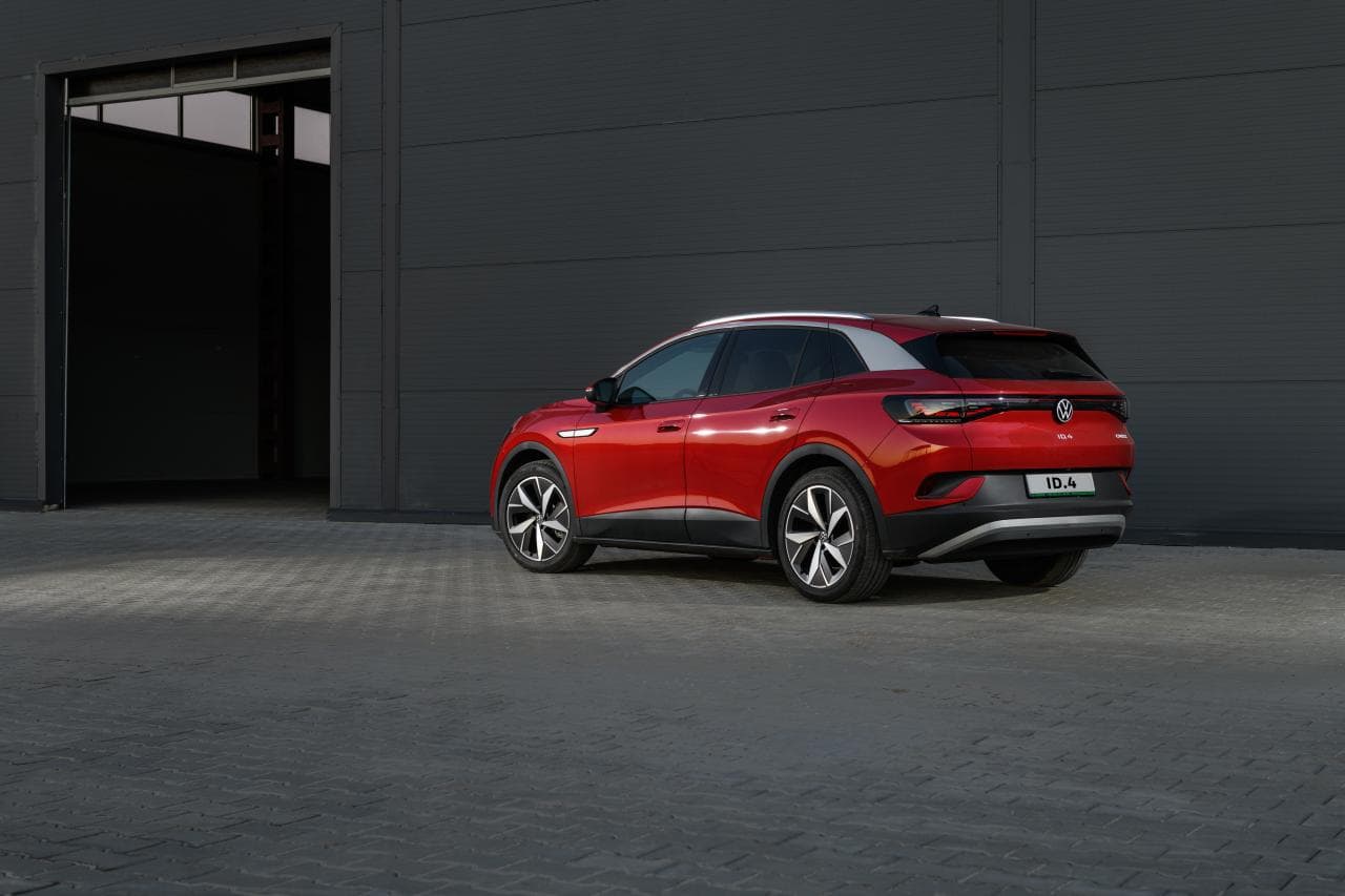 Cover Image for Europa: Sechs von zehn zugelassenen E-Autos waren 2022 ein E-SUV