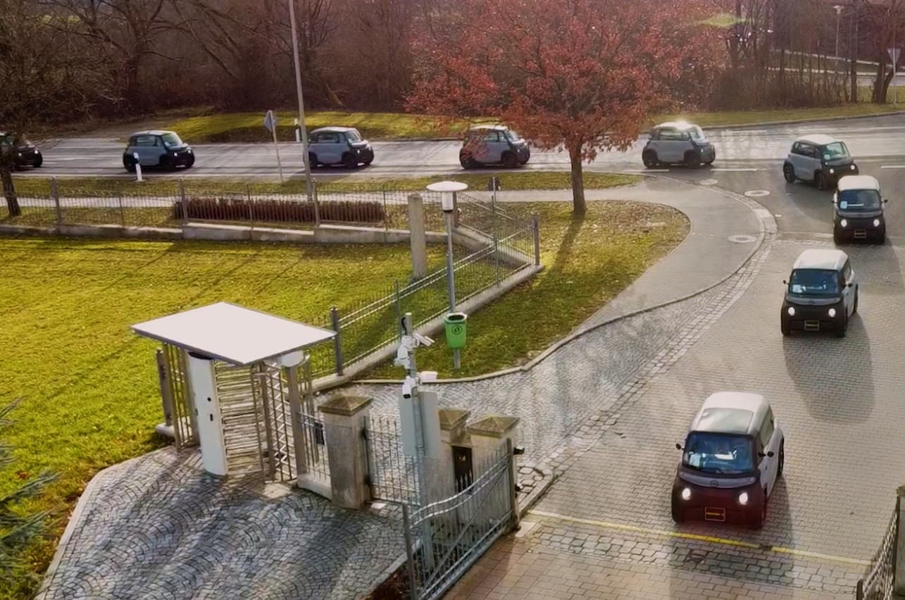 Cover Image for Mini-Stromer in der Werkshalle: Witron flottet zehn Rocks-e ein