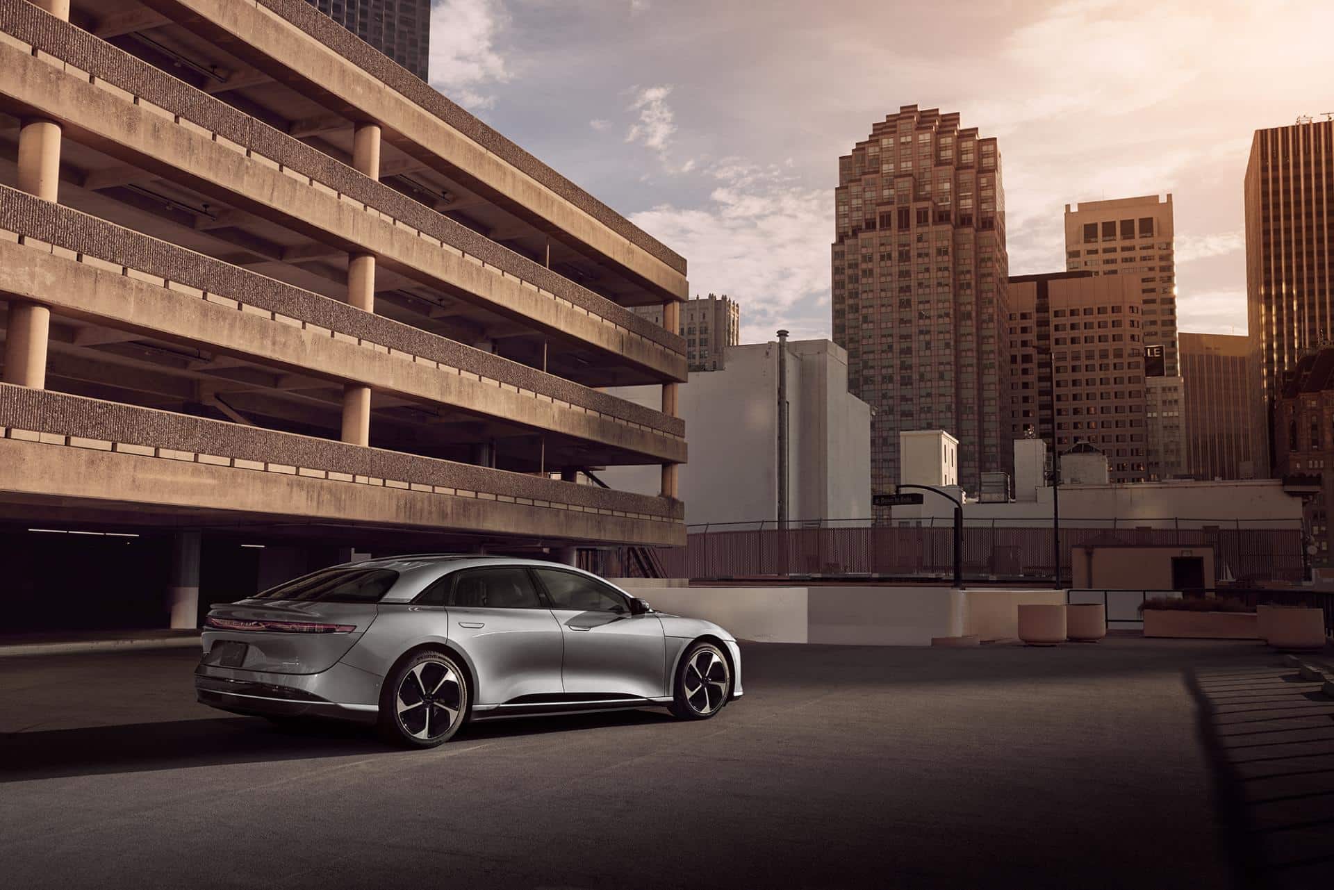 Cover Image for Lucid Motor droht Air-Rückruf und Entlassungswelle
