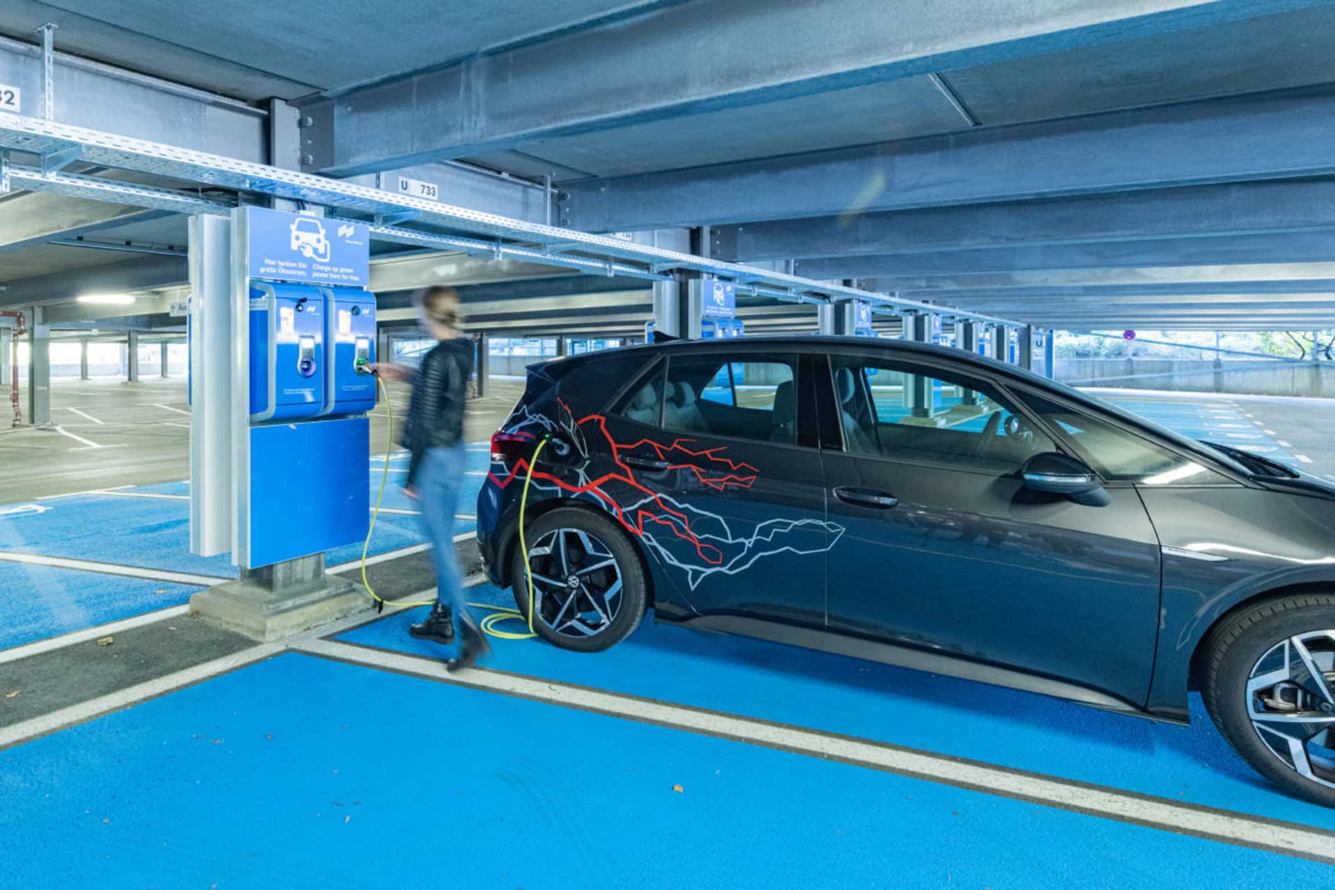 Cover Image for ChargeOne plant mehr als 3500 Ladepunkte für 2023