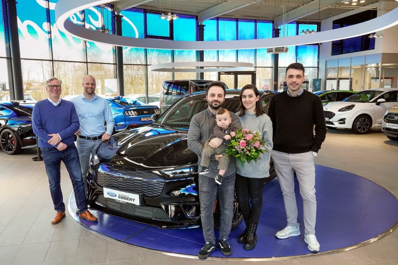 Cover Image for Ford feiert 50.000. europäischen Mustang Mach-E in Gütersloh