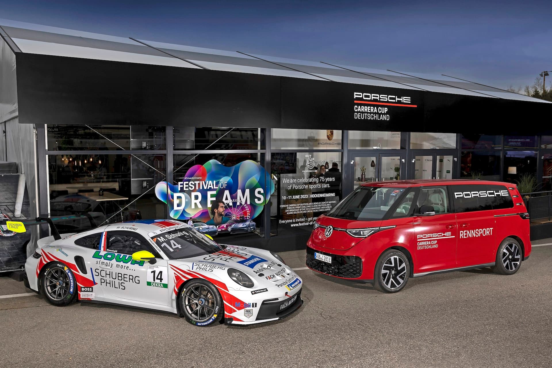 Cover Image for Zurück in die Zukunft: Porsche-Renndienst fährt jetzt ID. Buzz