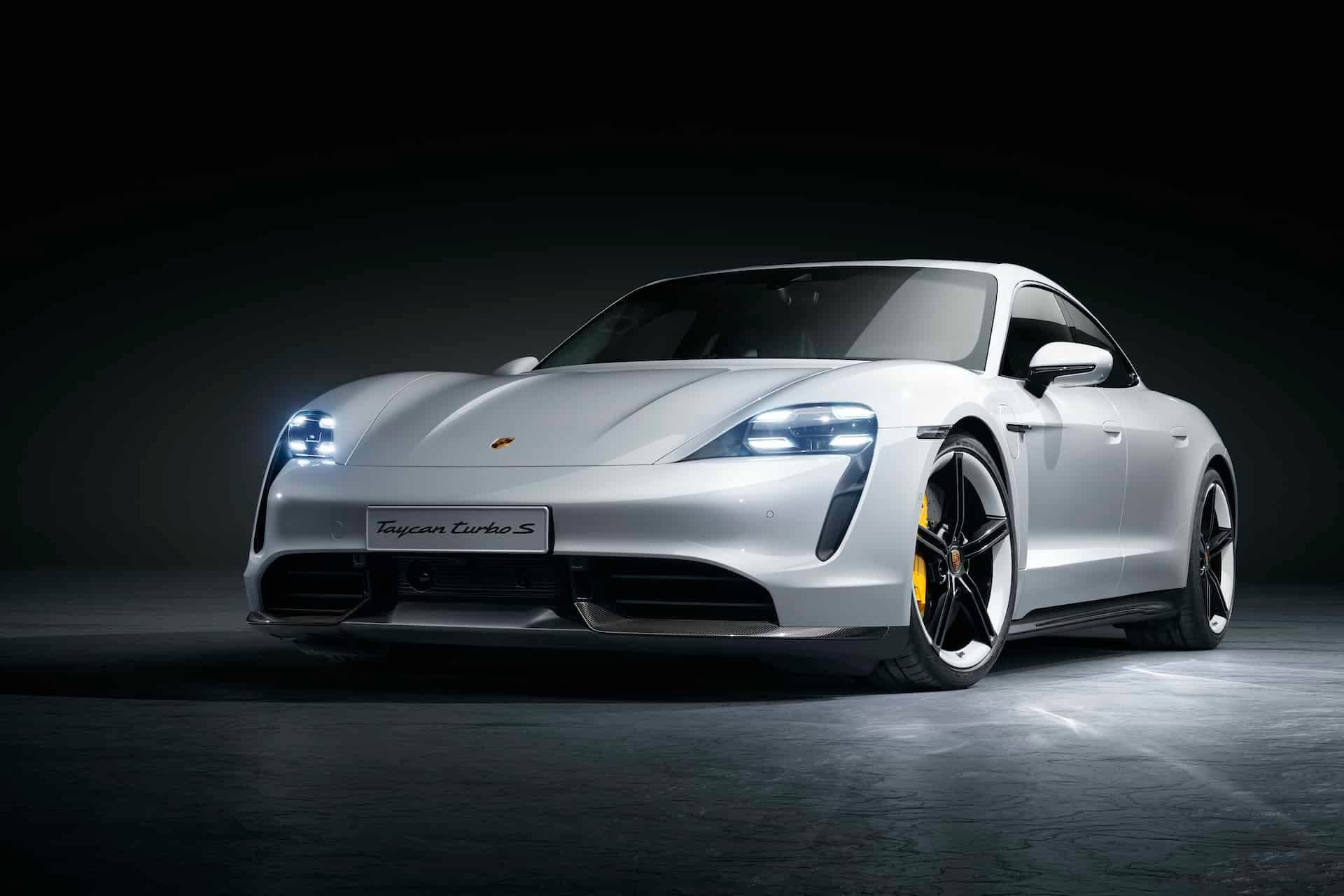 Cover Image for Porsche steigert Gewinn, doch Taycan schwächelt