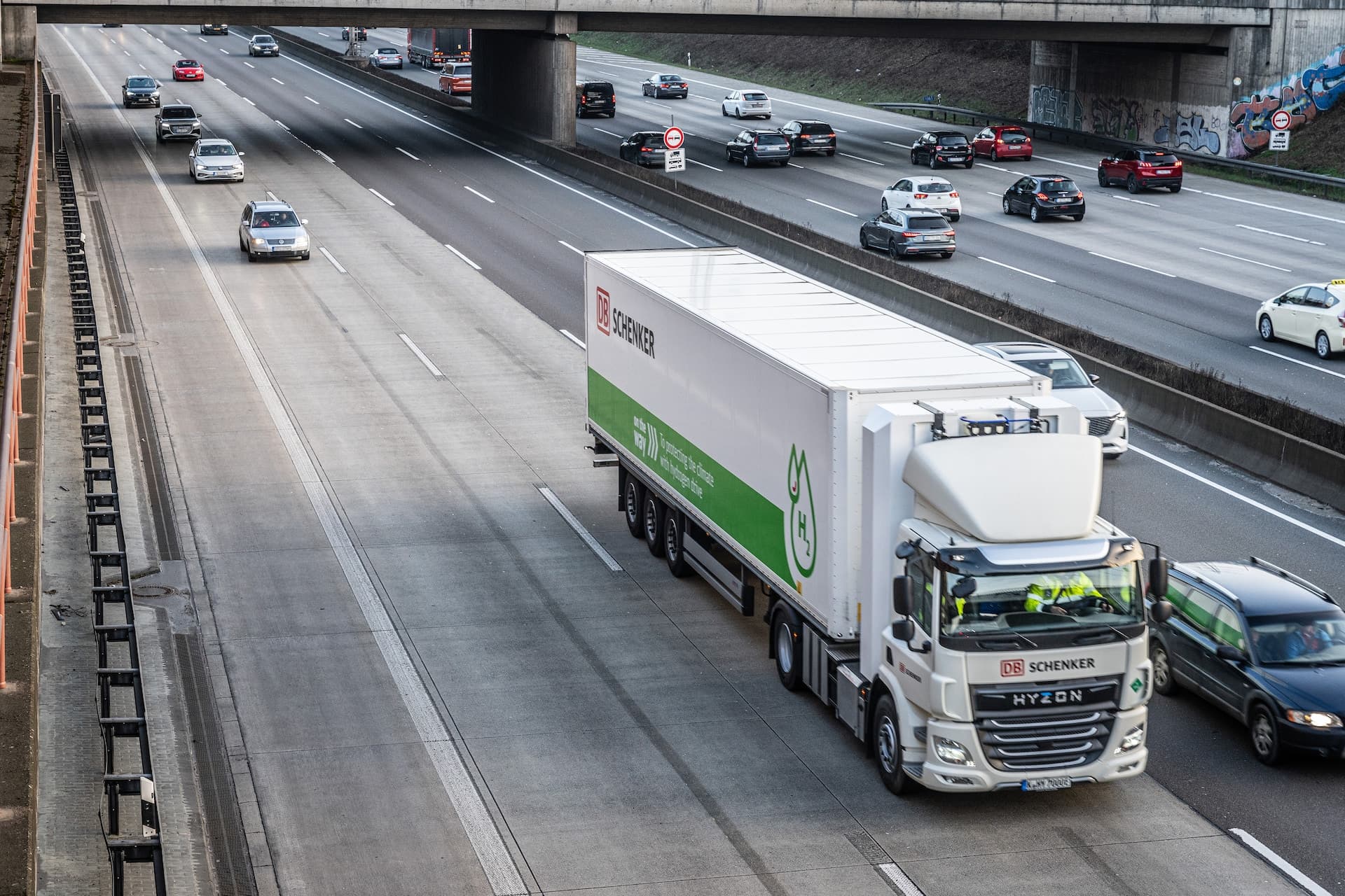 Cover Image for Lkw-Maut wird teurer: Was bedeutet das für uns Verbraucher?