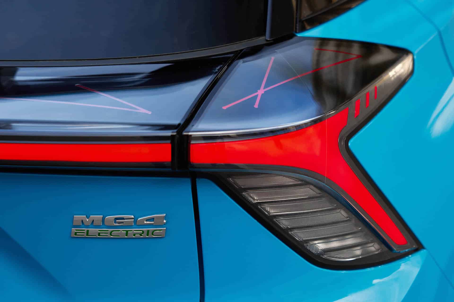 Cover Image for Diese 7 E-Autos ab 400 Kilometern Reichweite sind besonders günstig