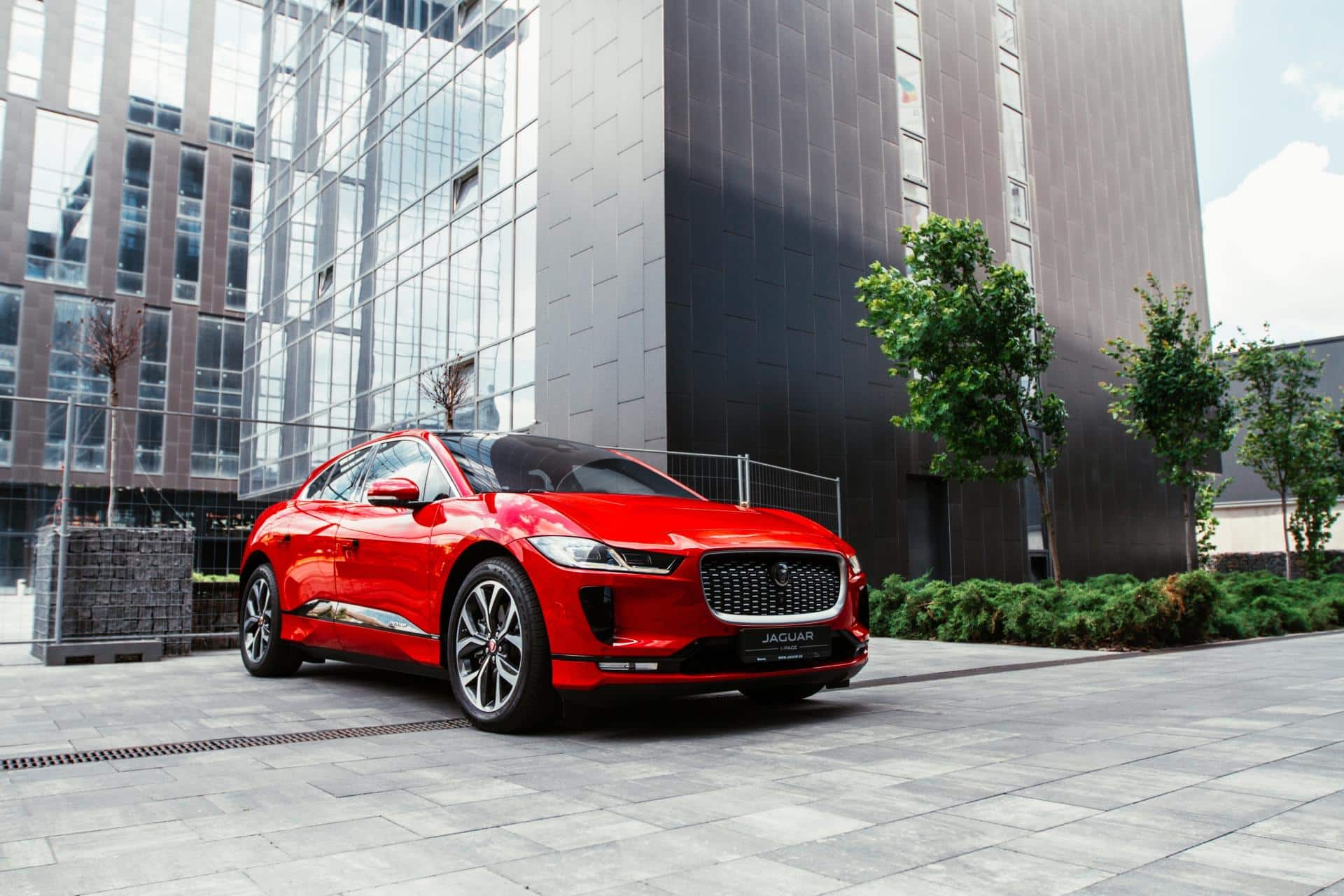 Cover Image for Brandgefahr Jaguar I-Pace: Großflächiger Rückruf eingeleitet
